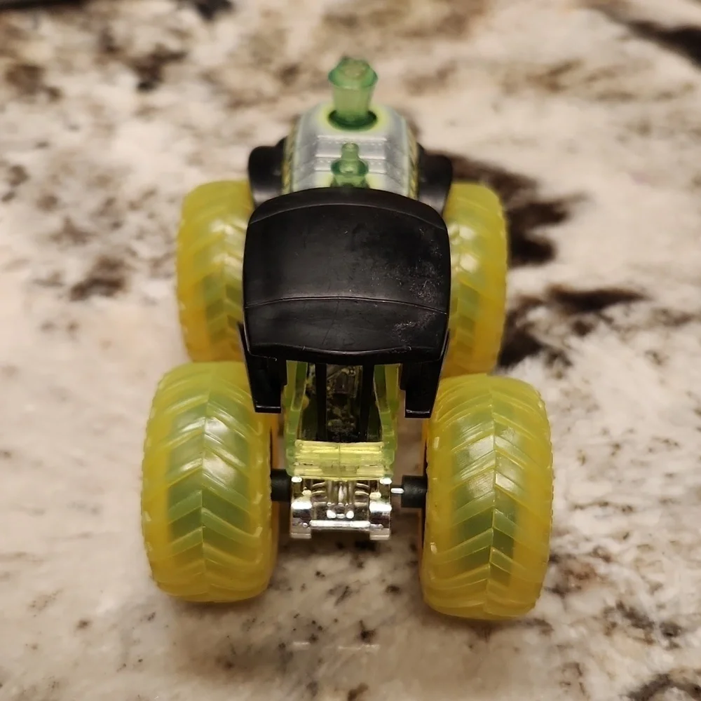 Loco Punk 4x4 monster truck 1:64 SCALE Mattel